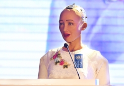 Robot công dân đầu tiên nói gì về 4.0 ở Việt Nam?