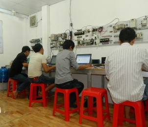 ĐÀO TẠO NGHỀ TỰ ĐỘNG HÓA (PLC + BIẾN TẦN + MÀN HÌNH HMI + ĐỘNG CƠ SERVO)