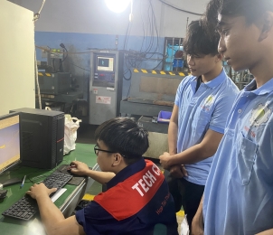 LỚP LẬP TRÌNH MÁY CNC