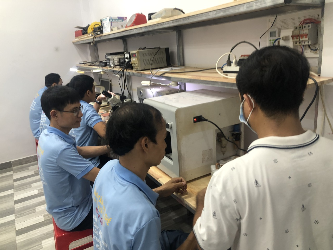 học sửa chữa điện thoại cấp tốc